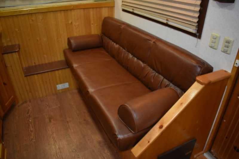 2003 Bloomer 8414LQ 4 Horse Trailer with 14′ Short Wall image 17