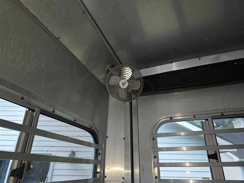 2000 C&C 2 horse Gooseneck image 10