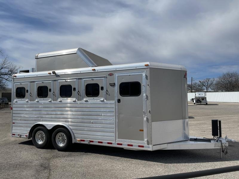 2016 Hart Ultimate 4H Bumper Pull image 3