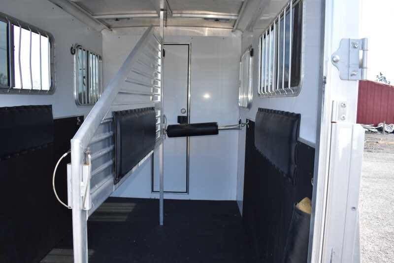 2005 Featherlite 2HST 2 Horse Trailer image 16