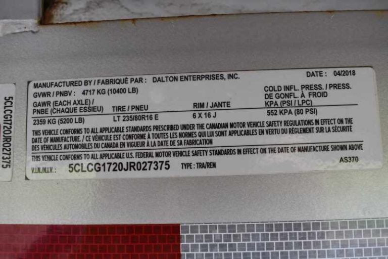 2018 Adam 7304GN 3 Horse Trailer image 1