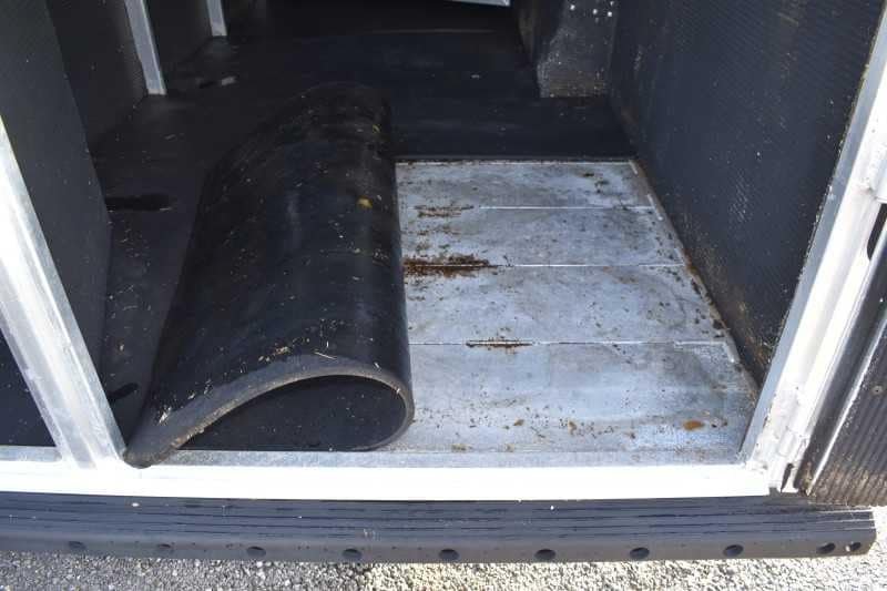 2003 Bloomer 8414LQ 4 Horse Trailer with 14′ Short Wall image 28