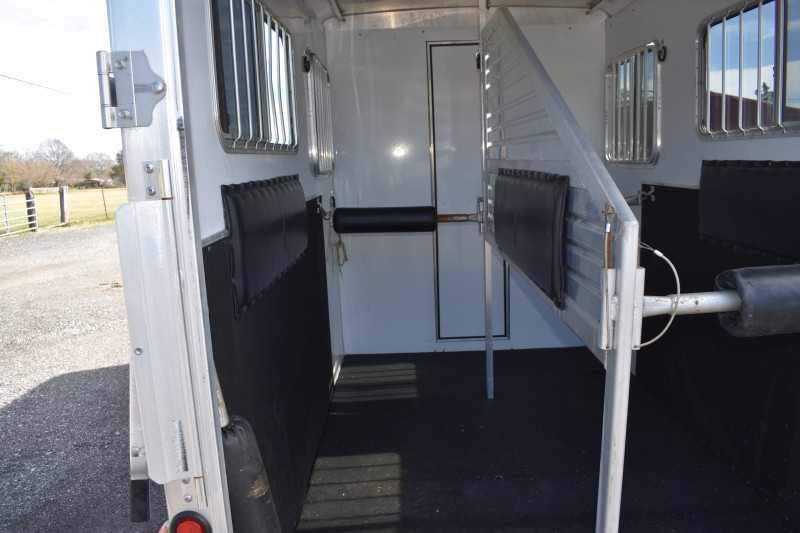 2005 Featherlite 2HST 2 Horse Trailer image 8