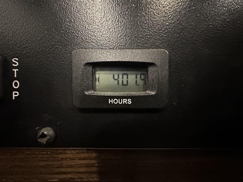 2014 Lakota Bighorn 8416, Generator, Couch, Dinette 17’ Shortwall, 4 Horse Trailer, 12′ Slide. image 13