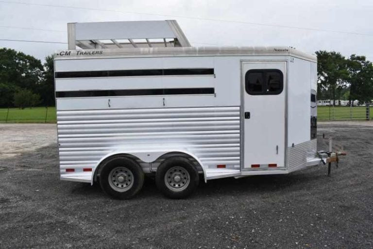 2012 CM 3HBP 3 Horse Trailer image 12