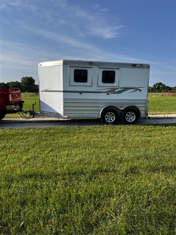 2015 4 Star 2 Horse Slant Load Bumper Pull image 2