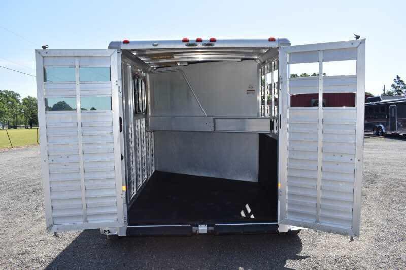 2014 Sundowner 2 Horse Gooseneck Trailer image 3