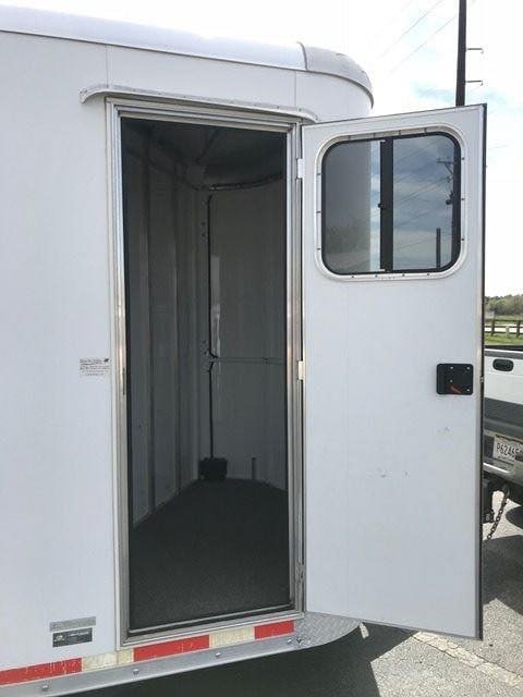 2010 Merhow 2 Horse Slant image 2