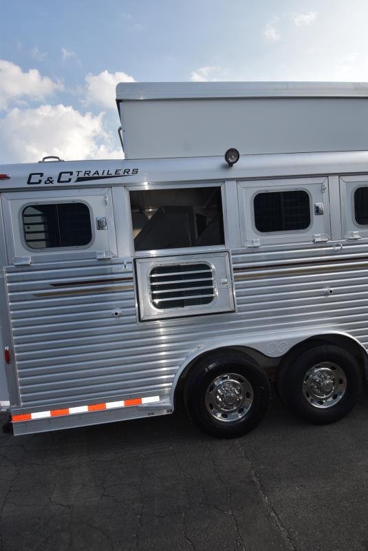 2008 C and C Trailers 4 Horse Bumper Horse Trailer image 10
