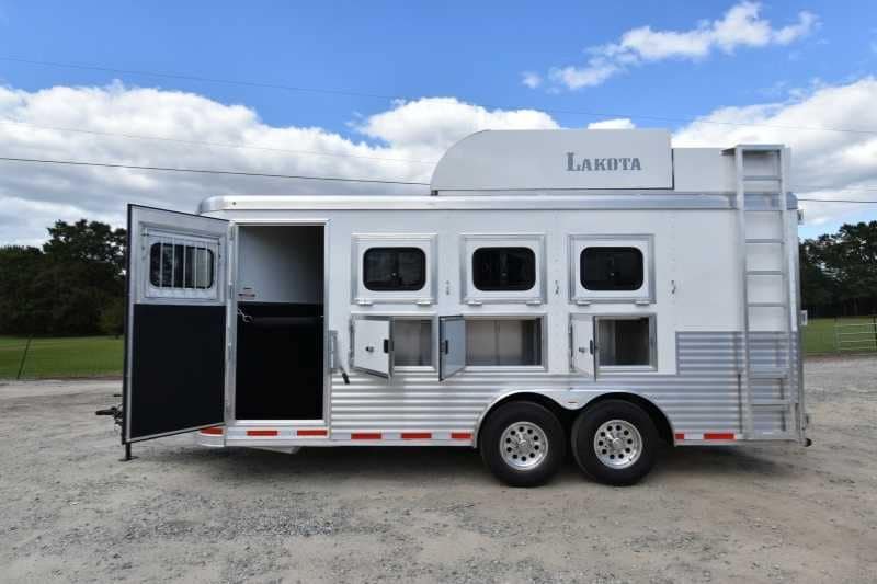 2018 Lakota 84HBPSL 4 Horse Trailer with 2′ Short Wall image 7