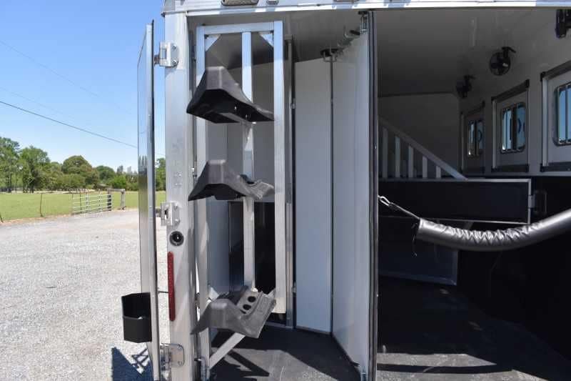 2020 Bison Laredo 3 Horse Trailer with 11′ Short Wall image 26