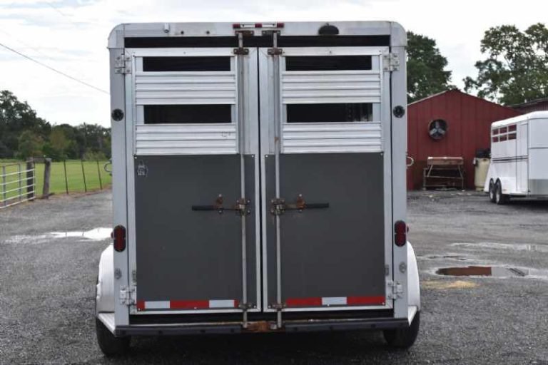 2018 Adam 7304GN 3 Horse Trailer image 12