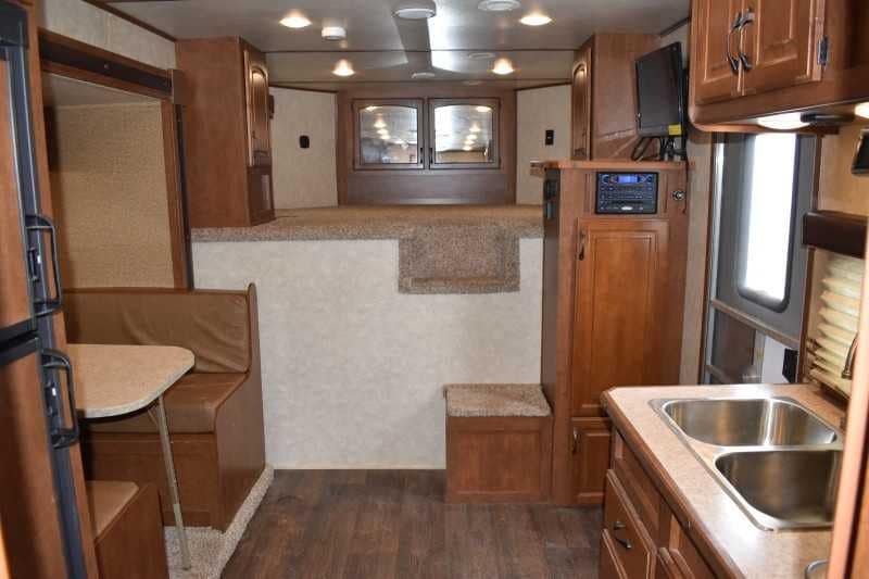 2015 Bison Ranger 3LQ Horse Trailer with 10′ Short Wall image 9