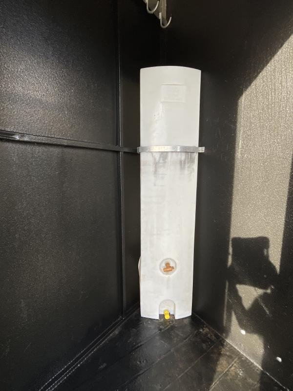 2014 Logan Coach RAZ4GNHDLQ 40′ 4 horse Razor GN Horse Trailer**WITH WALK IN CLOSET** image 36