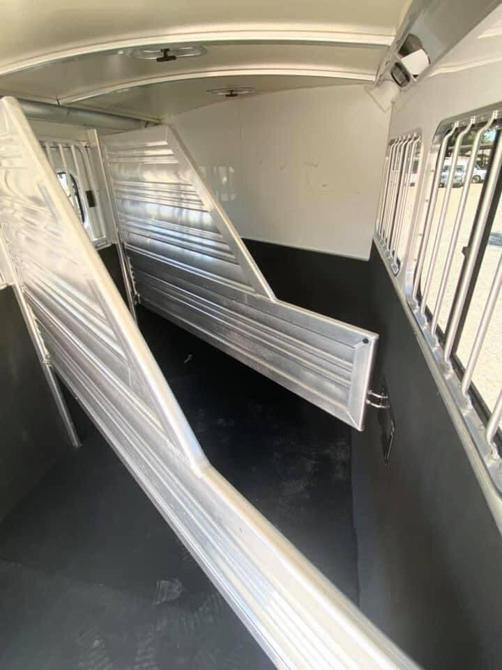 2011 Cimarron 3 Horse Bumper Pull image 10