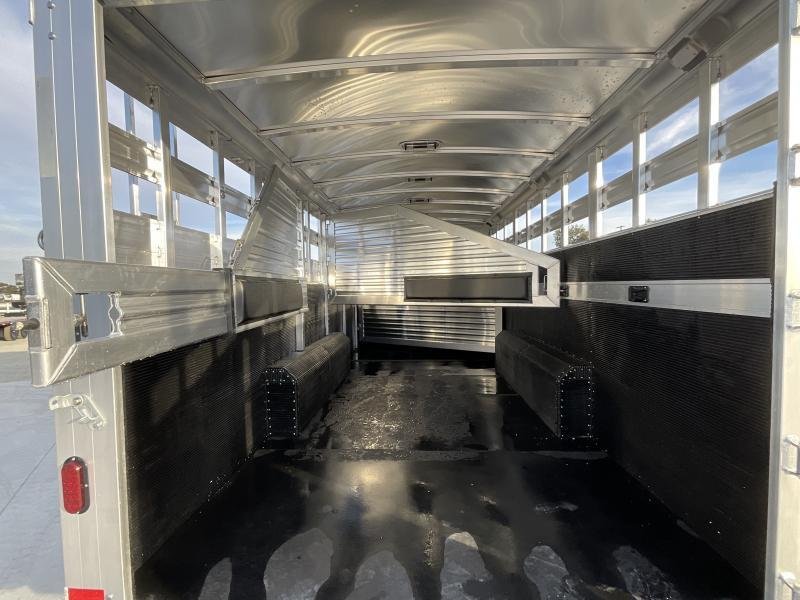 NEW 2024 Elite Trailers 5 Horse Stock Combo BP Horse Trailer image 10