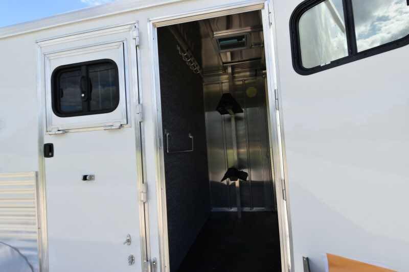 2018 Lakota 2HBPST 2 Horse Trailer image 5