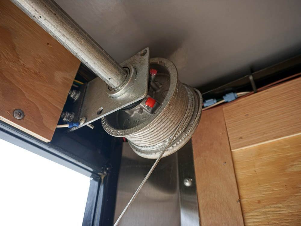 7x12 Enclosed Trailer Black V-Nose Blackout Package 3,500lb Axle Storage image 13