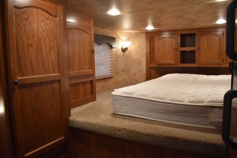 2013 Lakota Charger 8411LQ 4 Horse Trailer with 13′ Short Wall image 17