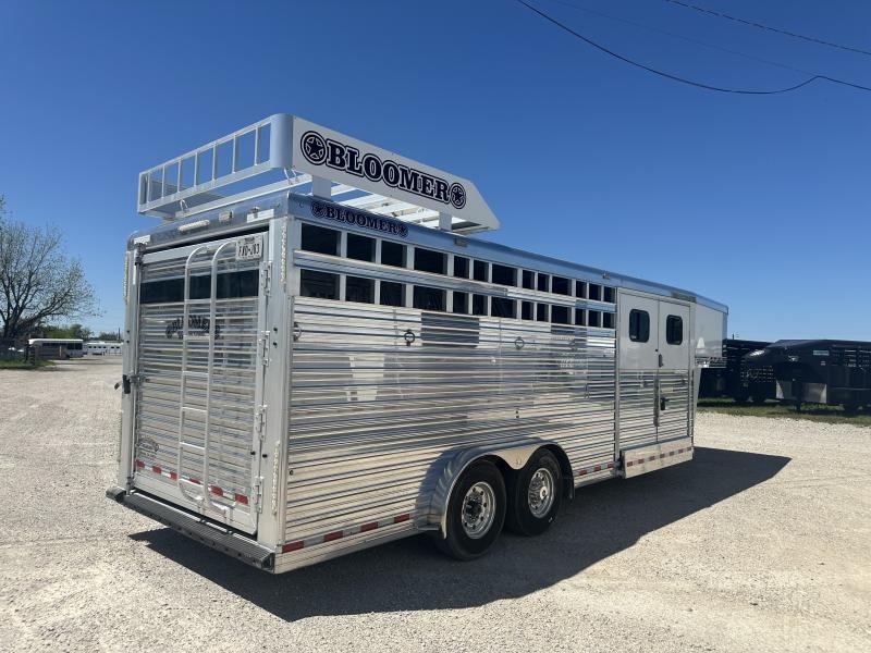 2020 Bloomer 4 Horse Stock Combo Trainer Tack Horse Trailer image 8