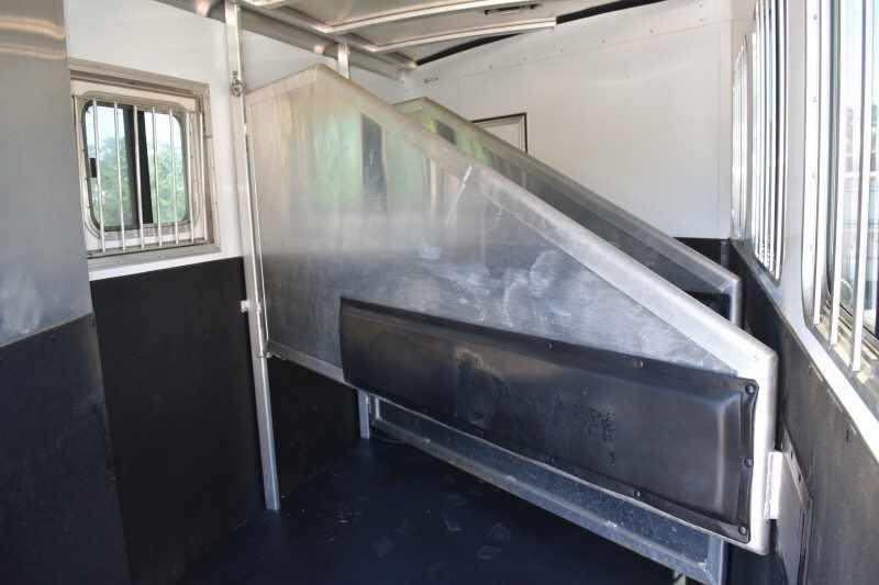 2017 Exiss Escape 7308LQ 3 Horse Trailer with 8′ Short Wall image 23