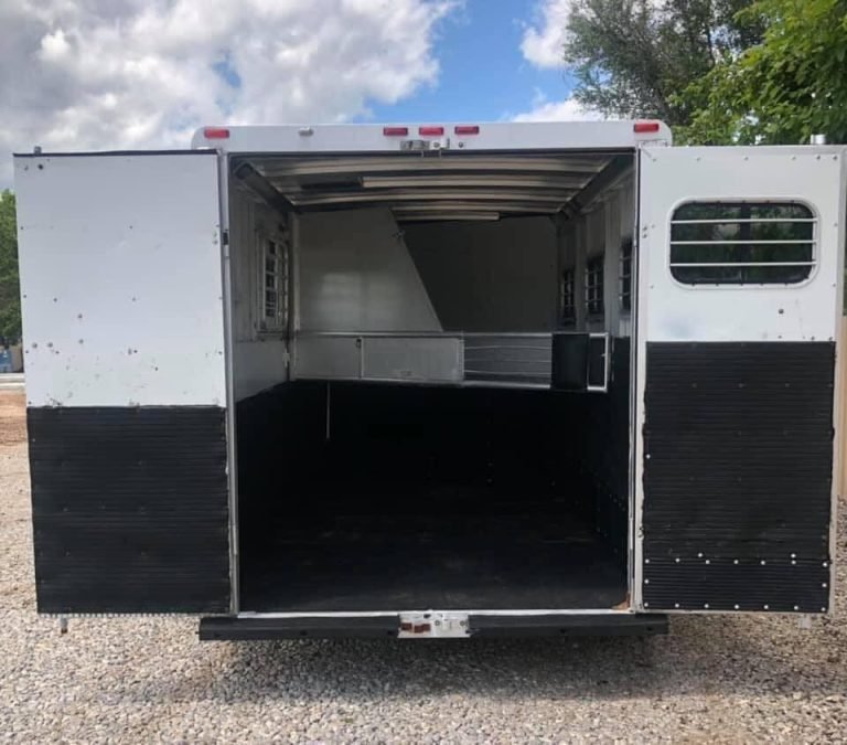 1998 Sundowner 3 Horse Slant image 9