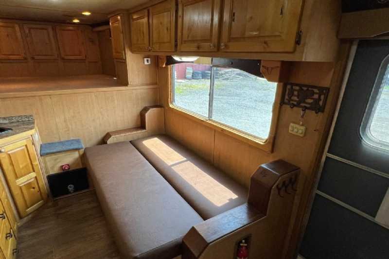 2006 Featherlite 8412LQ 4 Horse Trailer with 12′ Short Wall image 16