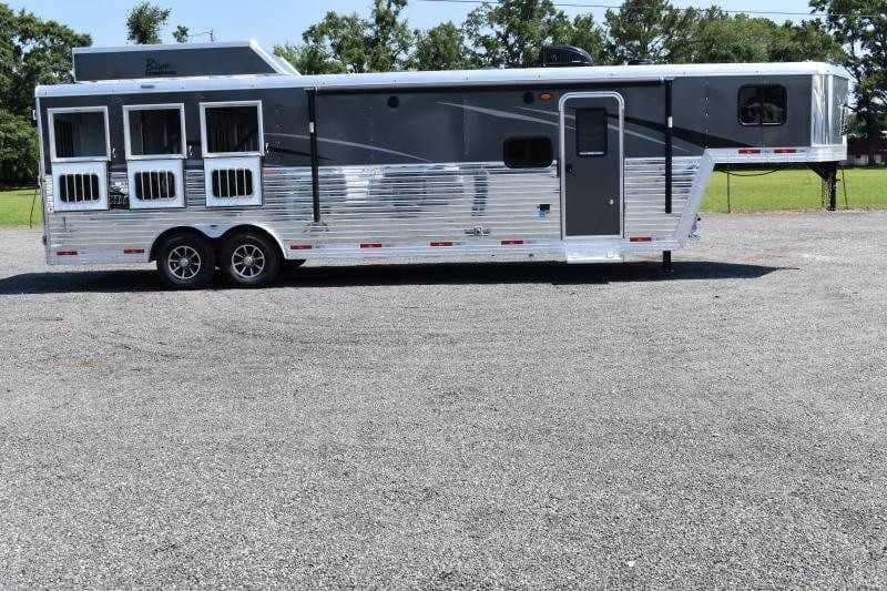 2020 Bison Laredo 3 Horse Trailer with 11′ Short Wall image 2