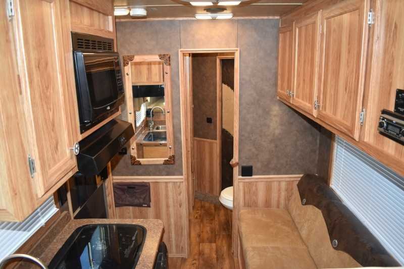 2015 Exiss 7308LQ 3 Horse Trailer with 8′ Short Wall image 17