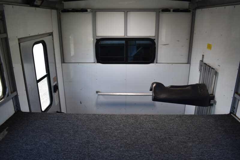 2000 Sundowner 7204GNST 2 Horse Trailer image 23