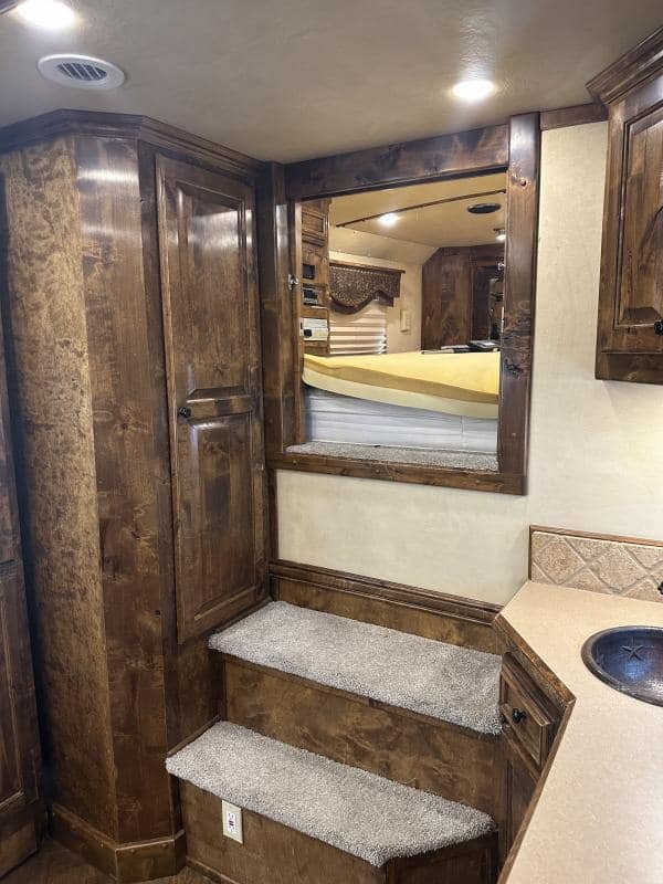 2007 4 Star 4 Horse 14′ Outlaw LQ Slide Out image 10