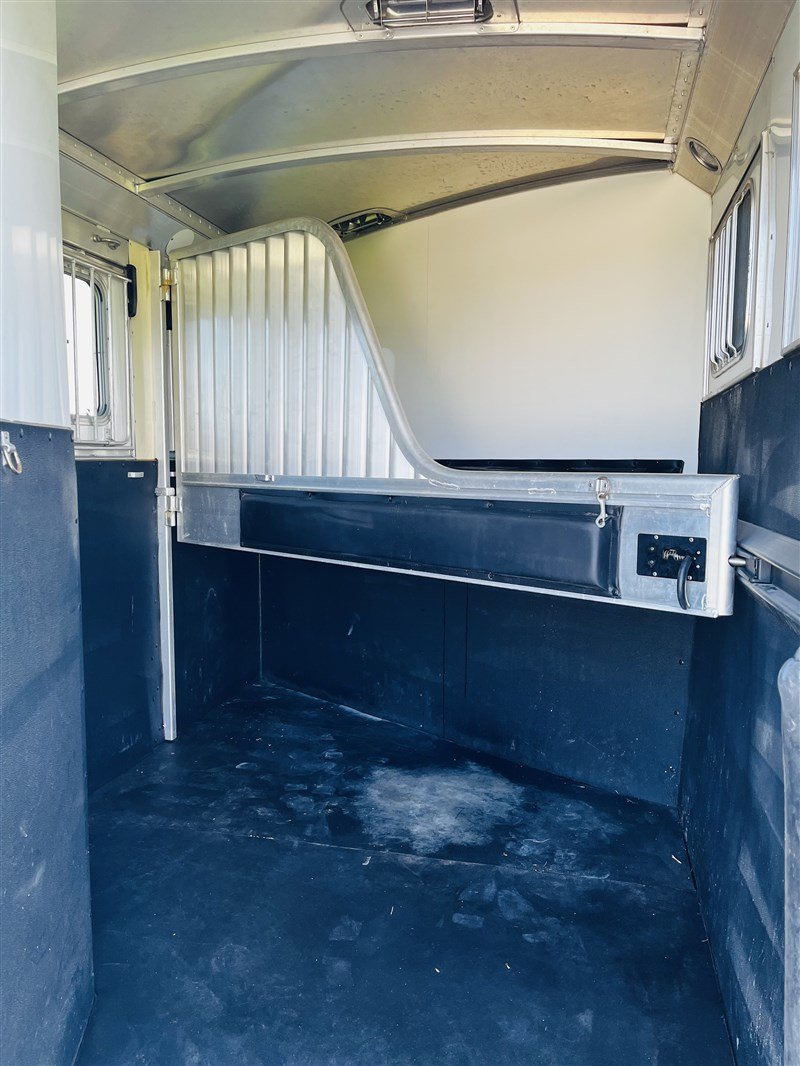 2015 4 Star 2 Horse Slant Load Bumper Pull image 14