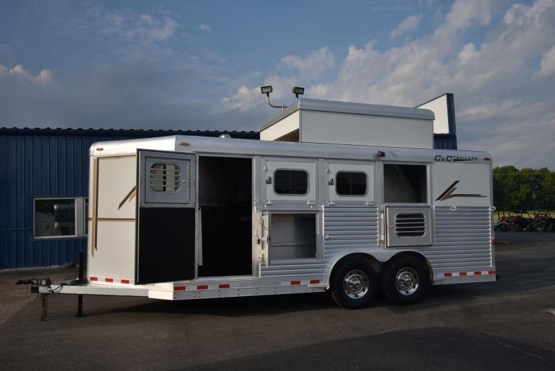 2008 C and C Trailers 4 Horse Bumper Horse Trailer image 5