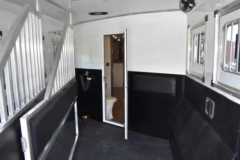 2020 Bison Laredo 3 Horse Trailer with 11′ Short Wall image 31