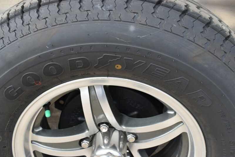 2018 Lakota 2HBPST 2 Horse Trailer image 3