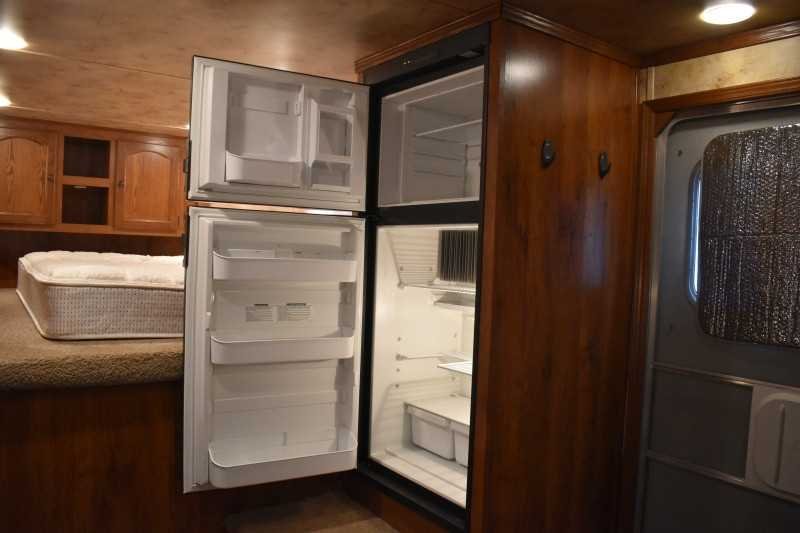 2013 Lakota Charger 8411LQ 4 Horse Trailer with 13′ Short Wall image 18