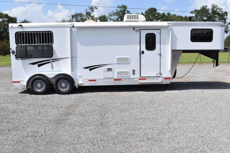 2014 Shadow 7208GLQ 2 Horse Trailer with 8′ Short Wall image 2