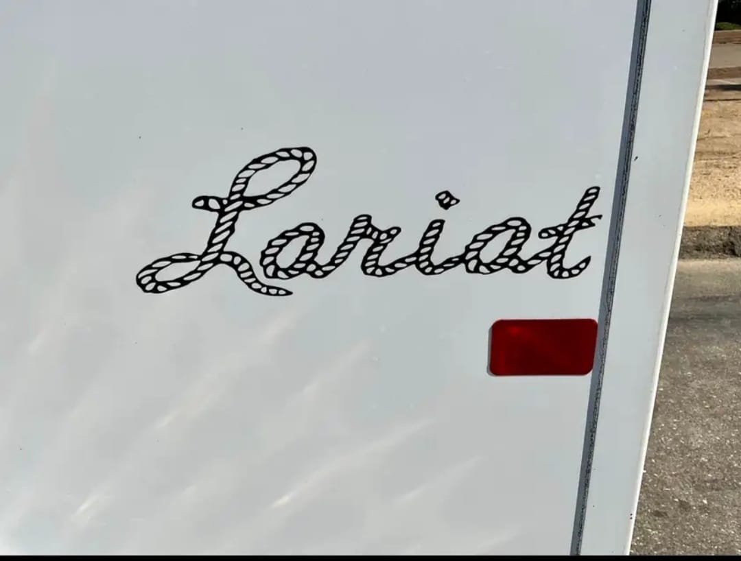 2007 Circle J 2 Horse Trailer Slant Load image 13