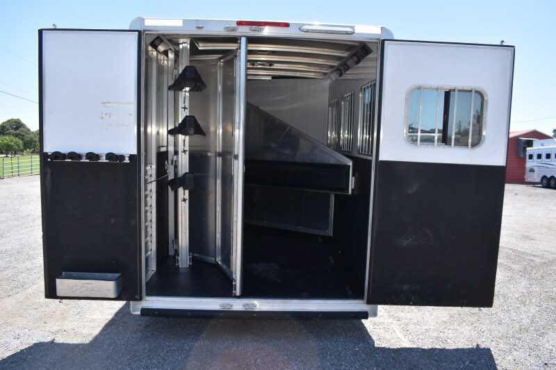 2017 Exiss Escape 7308LQ 3 Horse Trailer with 8′ Short Wall image 21