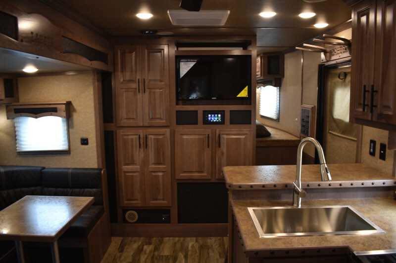 2021 Lakota BigHorn 8519TBB 5 Horse Trailer with 19′ Short Wall image 34