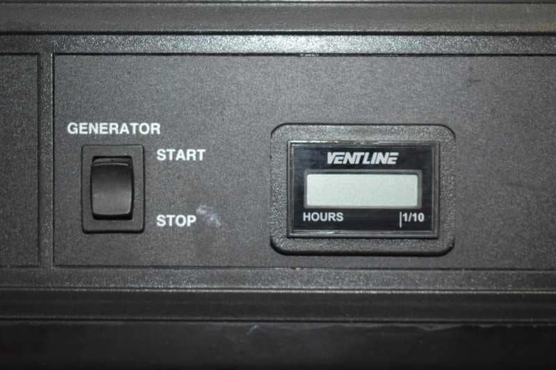 2003 Bloomer 8414LQ 4 Horse Trailer with 14′ Short Wall image 14