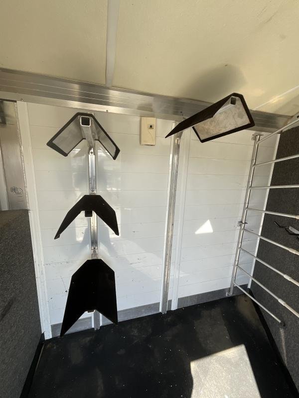 2005 Jamco 4 Horse Gooseneck Trailer image 13