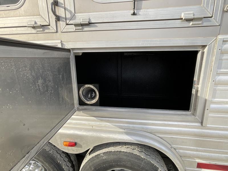 2014 Logan Coach RAZ4GNHDLQ 40′ 4 horse Razor GN Horse Trailer**WITH WALK IN CLOSET** image 29