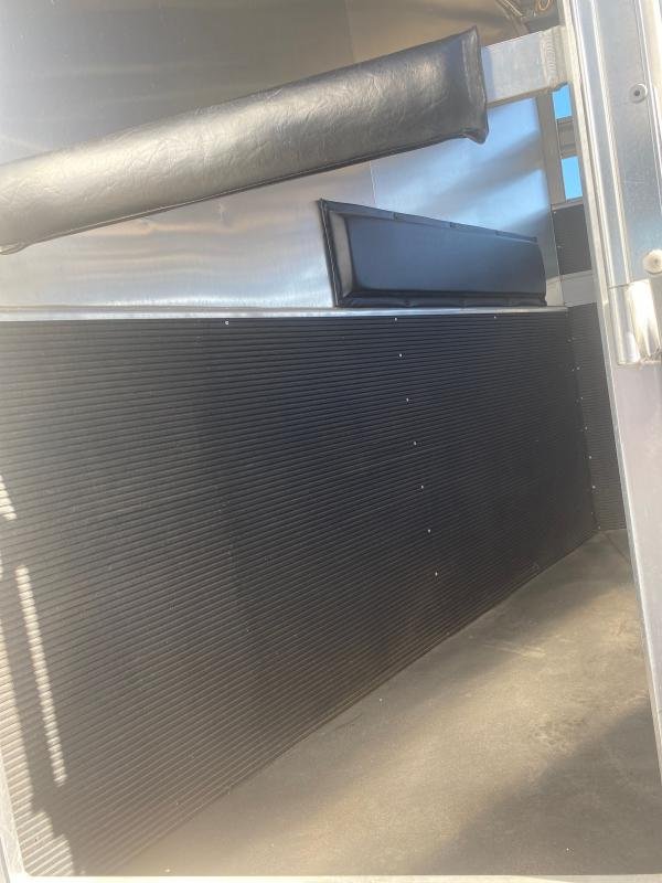 2021 Elite Trailers Slant Load 5 Horse Slant Load image 16