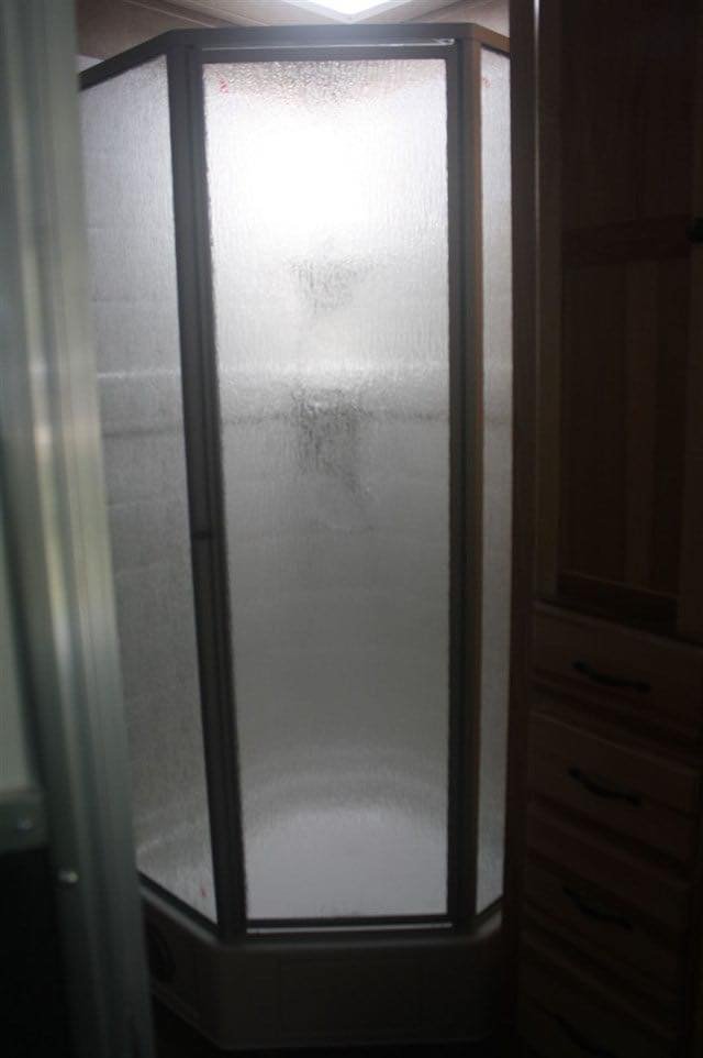 2019 Lakota Charger 4 Horse LQ with 15′ Short Wall image 25