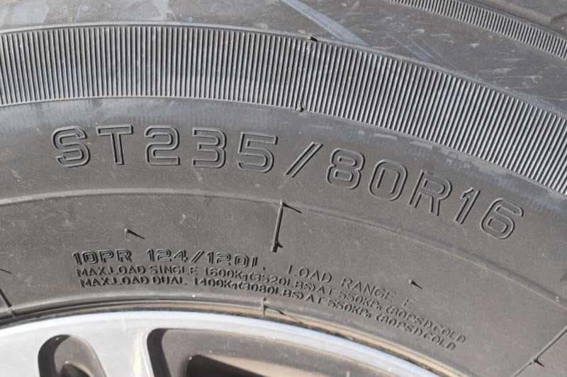 2022 Lakota Charger LQ 2 Horse Trailer with 9′ Short Wall image 30