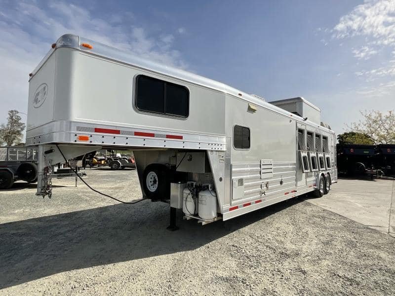 2008 4-Star Trailer 4 horse 12ft Outlaw LQ image 3