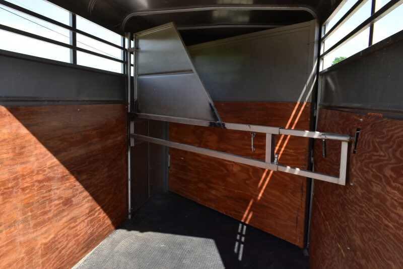 2010 Calico 2 Horse Trailer image 2