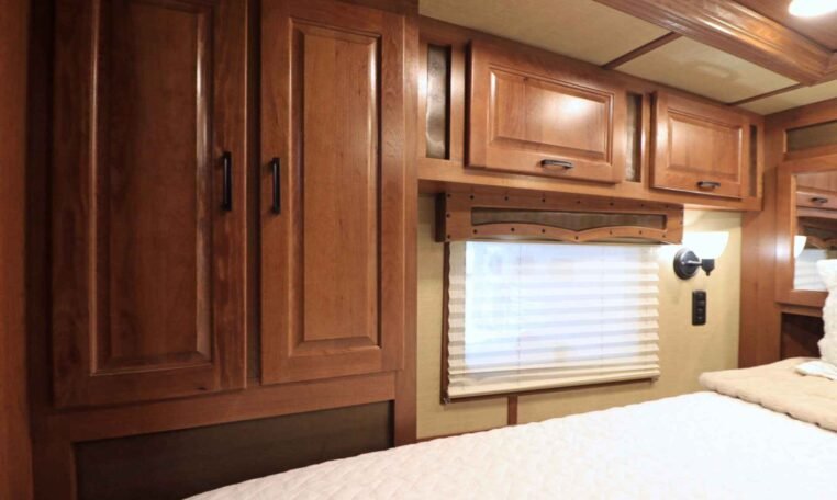 2019 Lakota Bighorn 6 Horse Side Load Trailer image 18