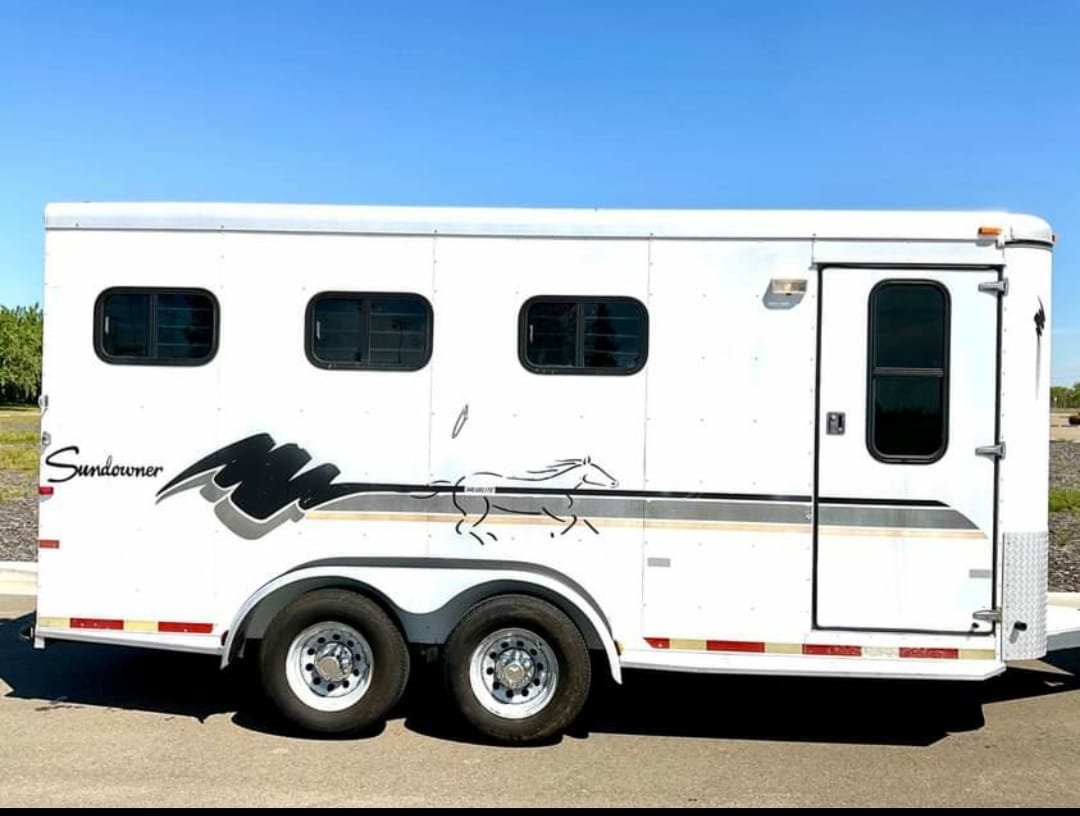 1999 Sundowner  3 Horse Trailer image 6